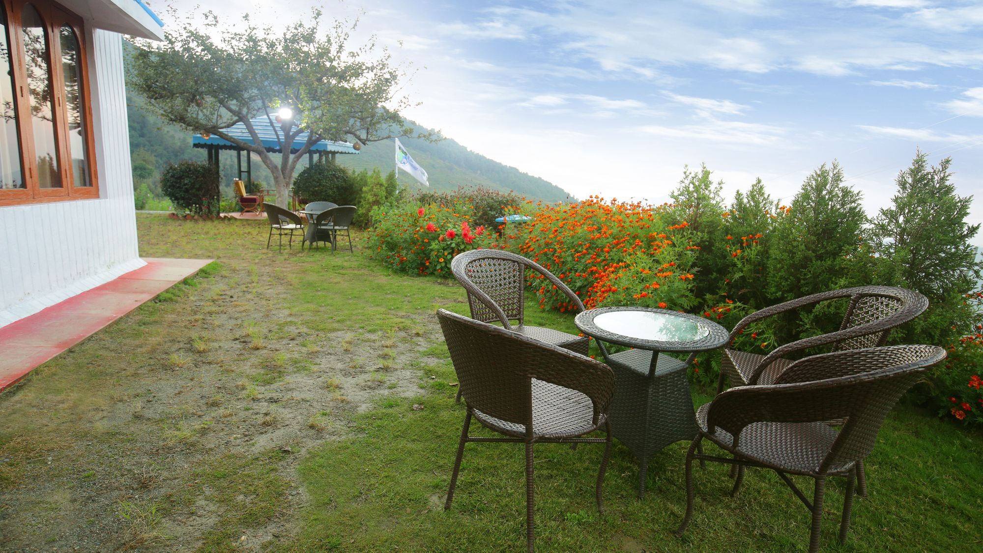 נייניטל The Swiss Village Resort מראה חיצוני תמונה