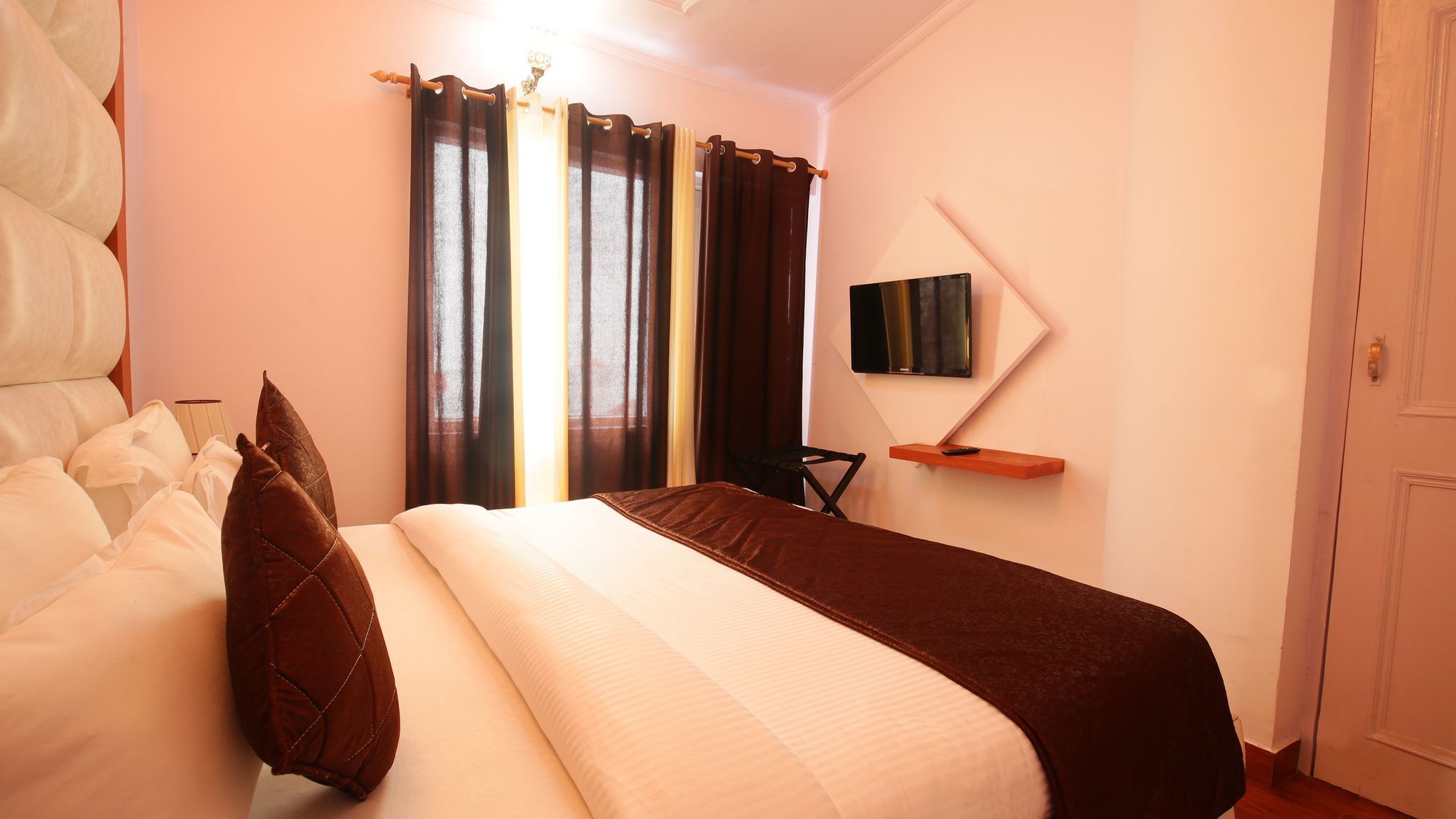 נייניטל The Swiss Village Resort מראה חיצוני תמונה